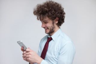 予測変換から夫の浮気が発覚！携帯の予測変換で旦那の不倫がわかった時の対処法