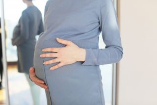 夫の浮気で相手が妊娠！中絶・認知・慰謝料はどうなる？