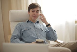 妻が年下男性と浮気！？嫁が年下の不倫相手と浮気する心理と対処法